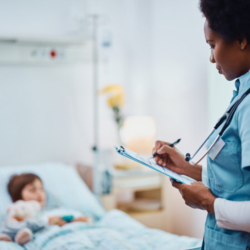 PÓS-GRADUAÇÃO EM UTI NEONATAL